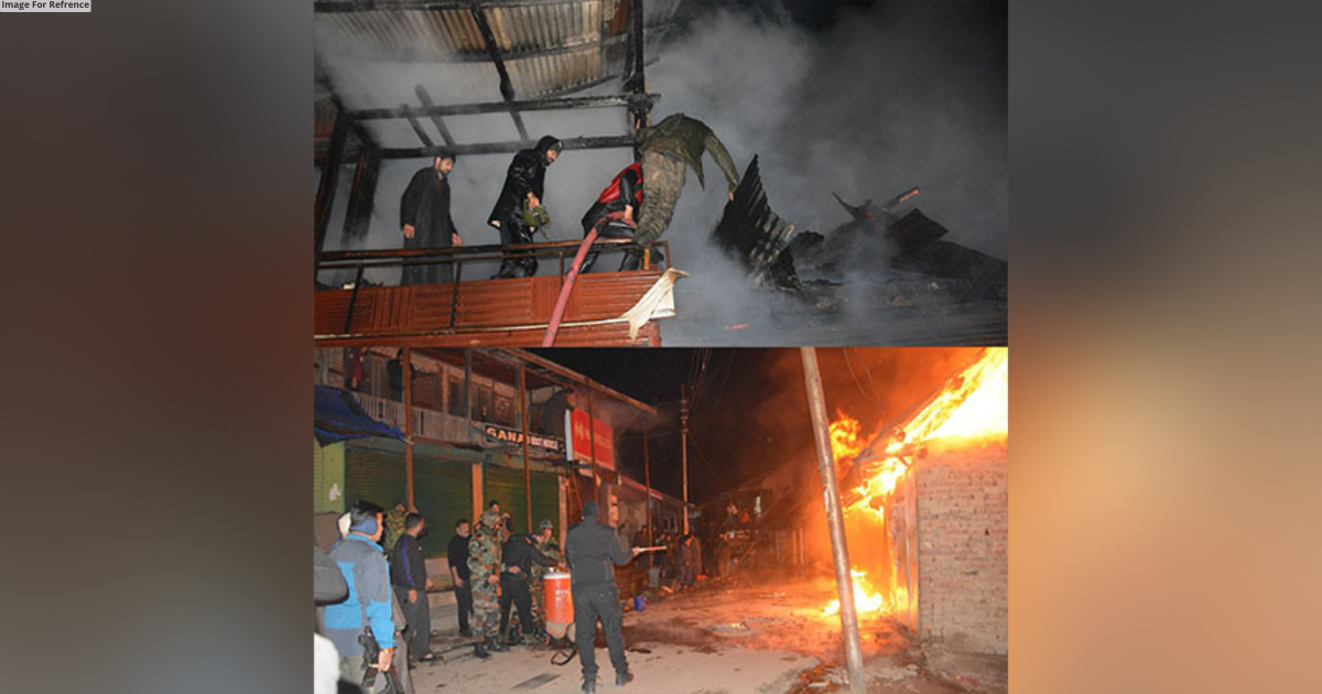 J-K: Massive fire at Boniyar's main market, Army's swift response prevents loss of lives